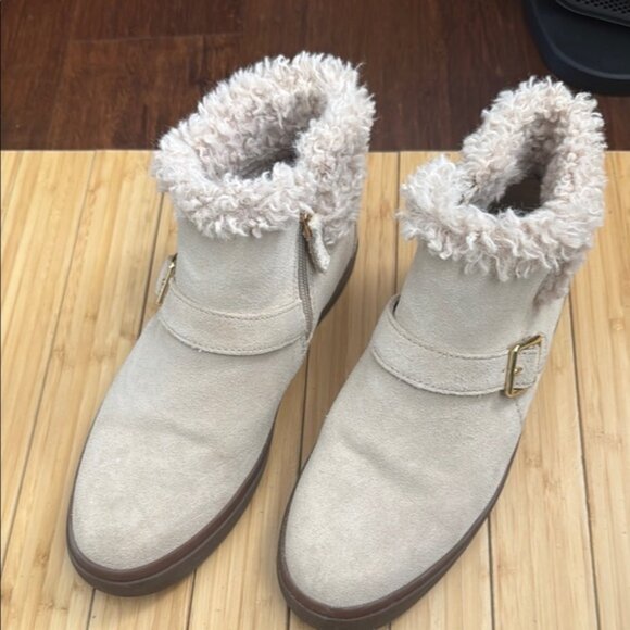 Women's Cream Ankle Boots - Picture 1 of 3